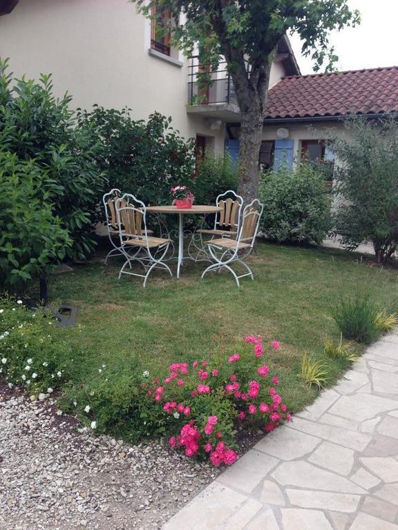 Logis Hotel La Grange Du Relais Colombey-les-Deux-Eglises Bagian luar foto