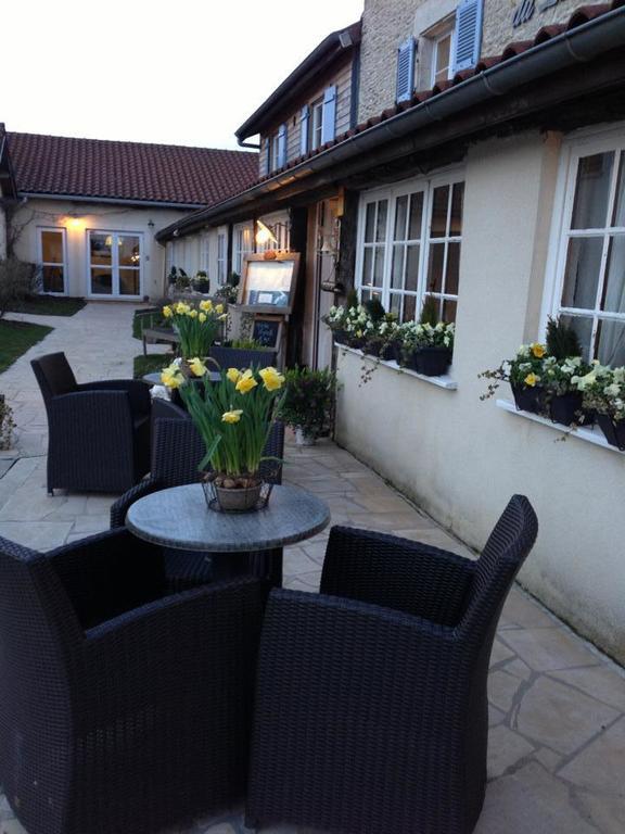 Logis Hotel La Grange Du Relais Colombey-les-Deux-Eglises Bagian luar foto